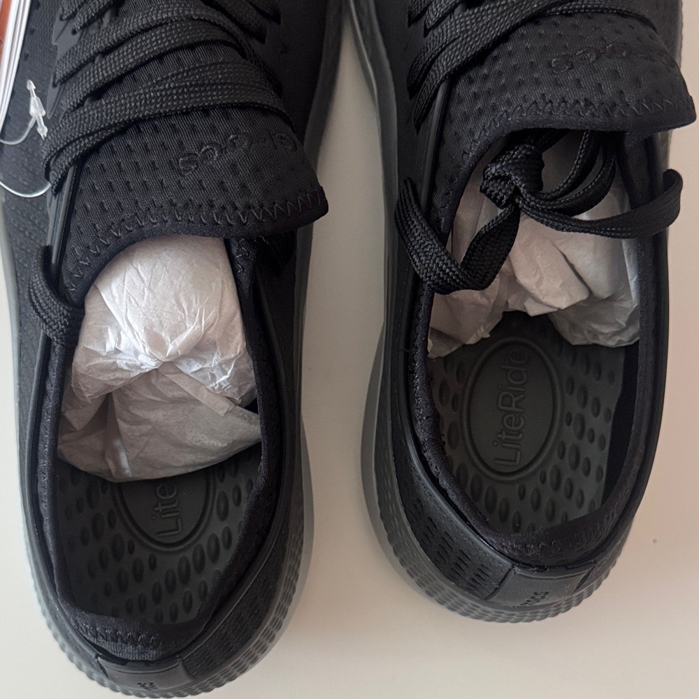 Crocs Literide Sneakers - Picture 2 of 4